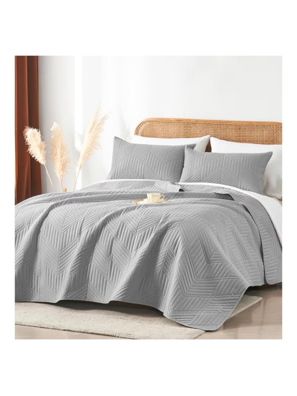 Lightweight Gray Quilt Set With Chevron Pattern - Queen Size Includes Quilt & 2